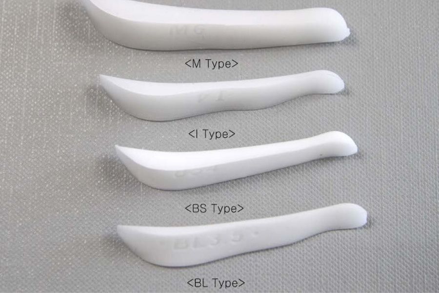 Nguyên liệu được dùng là sụn nhân tạo và sụn tự thân