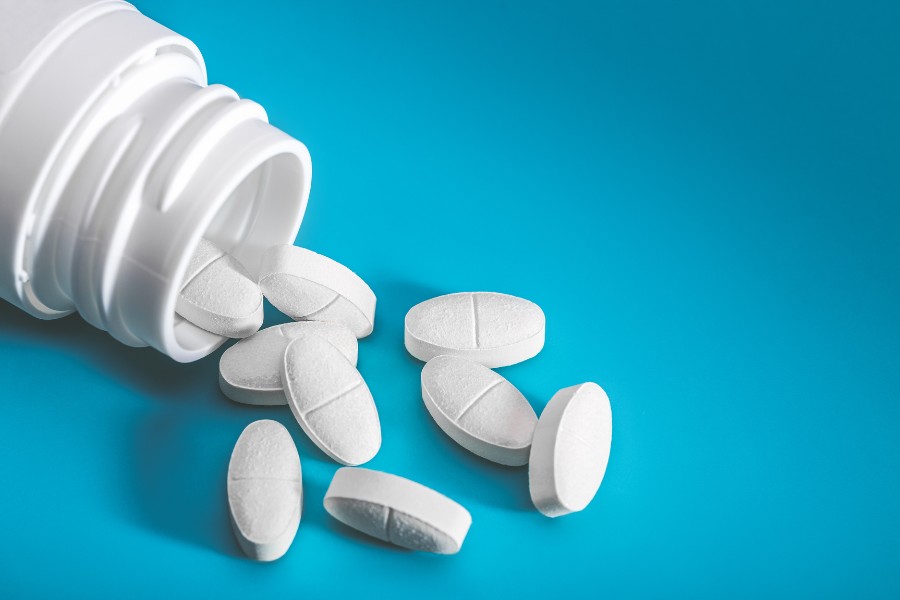 Sử dụng thuốc giảm đau theo đúng đơn thuốc mà bác sĩ đã kê