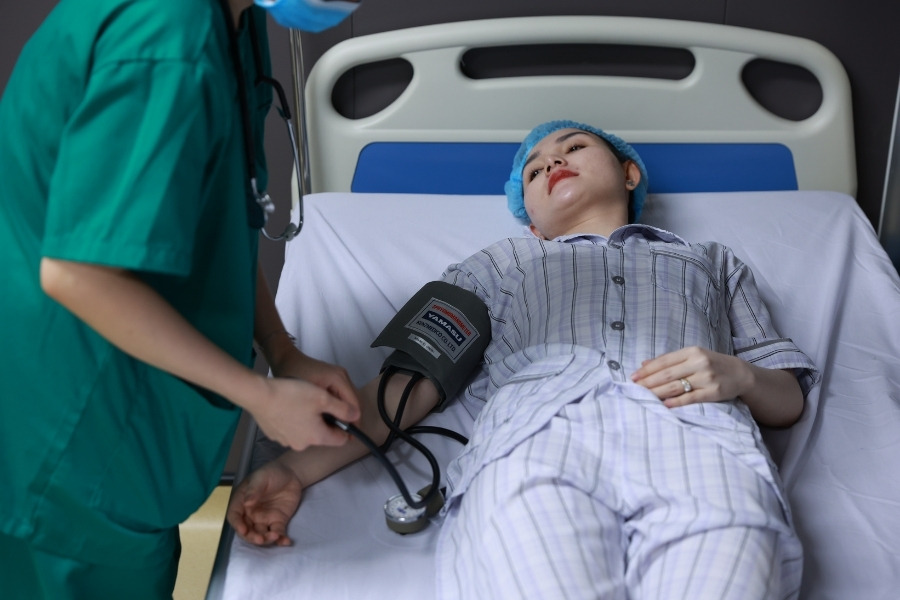 Quy trình căng da thái dương đạt chuẩn Y Khoa