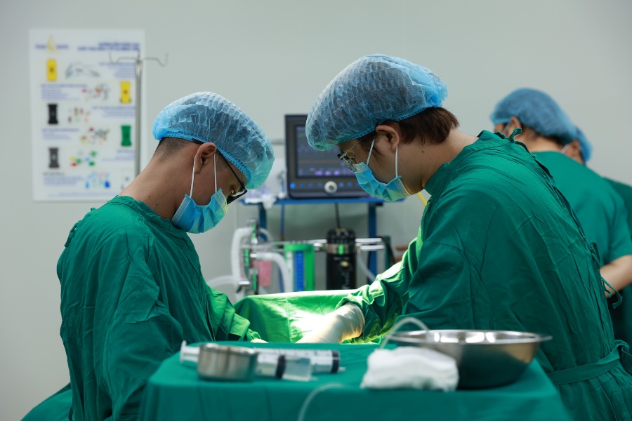 Thời gian thực hiện mở góc mắt thường diễn ra nhanh chóng, chỉ từ 40 đến 60 phút