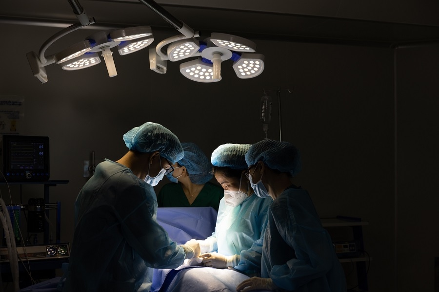 Thực hiện tiểu phẫu cắt nốt ruồi tại Bệnh viện thẩm mỹ ngọc Dung