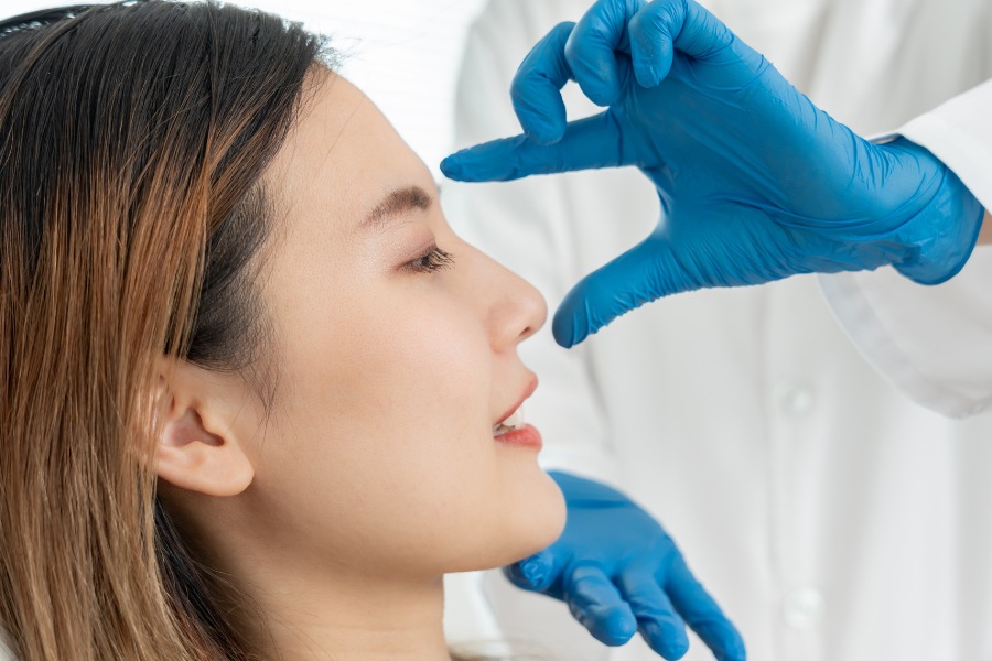 Autologous cartilage rhinoplasty suits all individuals, especially those with sensitive conditions.