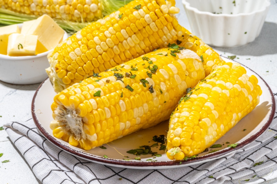 Bắp giàu vitamin C, vitamin E bảo vệ da mũi trước những tổn thương của các gốc tự do