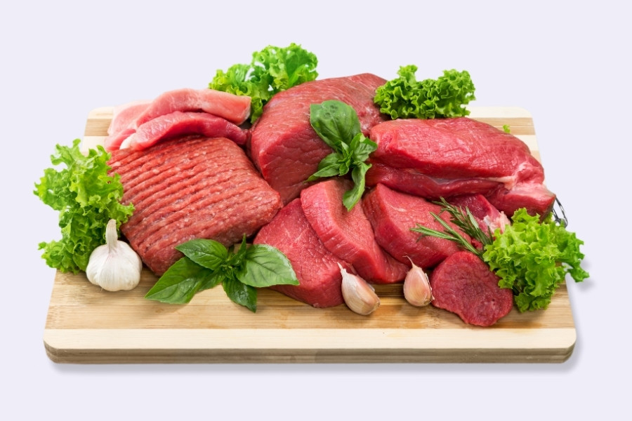 Sau nâng mũi kiêng ăn gì? Sau nâng mũi cần kiêng thịt bò vì thịt bò sẽ khiến vết thương sậm màu, lâu lành.