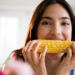 Chuyên gia giải đáp: Sau khi nâng mũi ăn bắp được không?