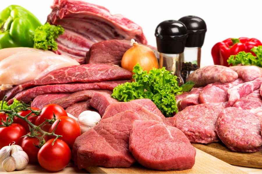 Các chất béo bão hòa trong thịt đỏ có thể làm chậm quá trình lành vết thương và ảnh hưởng đến kết quả nâng mũi