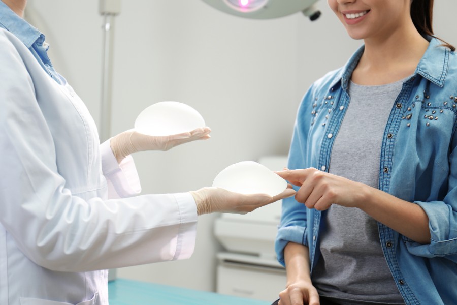 Nâng ngực túi mentor