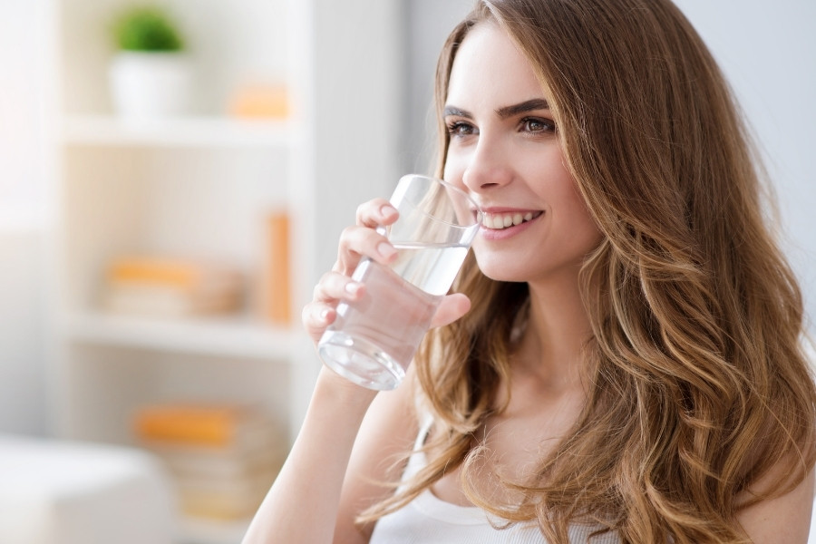 Uống thật nhiều nước khi chẳng may ăn phải những món ăn cần kiêng sau nâng mũi