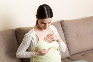 Ngực chảy xệ do đâu? Cách cải thiện để có vòng 1 săn chắc hơn