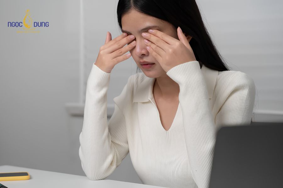 Top 5+ cách làm giảm sưng mắt sau cắt mí hiệu quả nhanh 16 Hạn chế các tác động vật lý và điều tiết mắt quá độ là cách bảo vệ nếp mí an toàn trong tuần đầu tiên