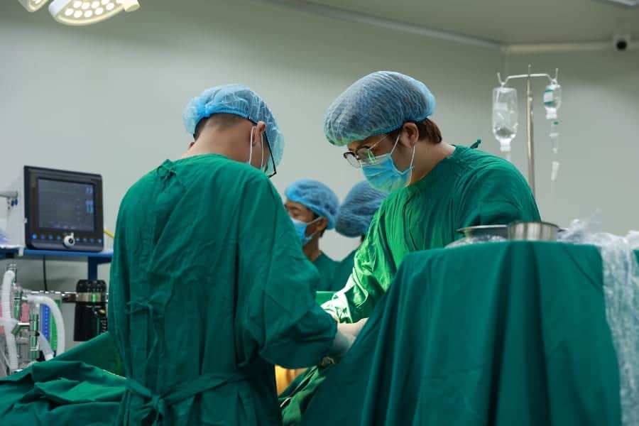 Thu nhỏ quầng nhũ hoa giá bao nhiêu? Bảng giá mới nhất 2026 17 Phòng phẫu thuật hiện đại, đạt chuẩn tại Bệnh viện Thẩm mỹ Ngọc Dung