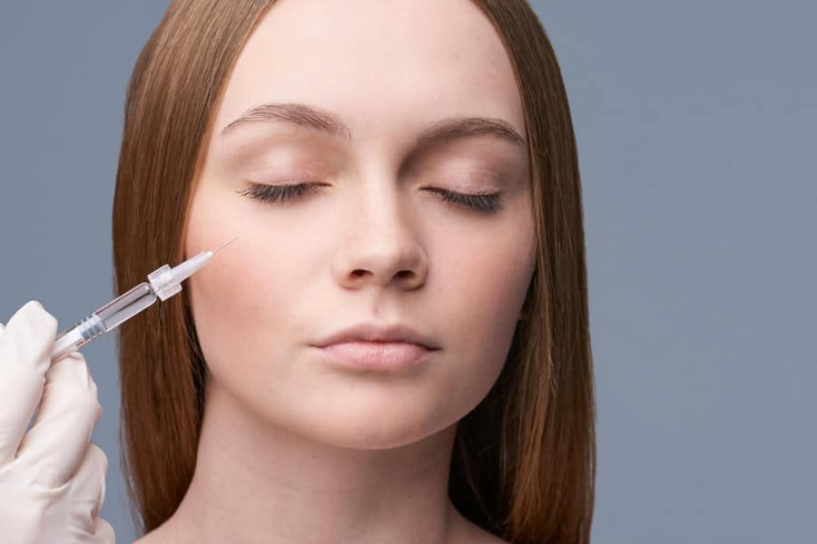 Tiêm chất làm đầy độn mô. Những điều cần biết trước khi thực hiện 18 tiêm filler độn mô
