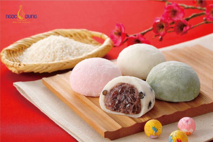 Nhấn mí mắt nên kiêng ăn gì để mau lành, tránh bị sẹo? 17 Tinh bột dẻo trong đồ nếp làm gia tăng nhiệt độ nội cơ thể, khiến vết mổ dễ bị tích nước, sưng phù nề dai dẳng