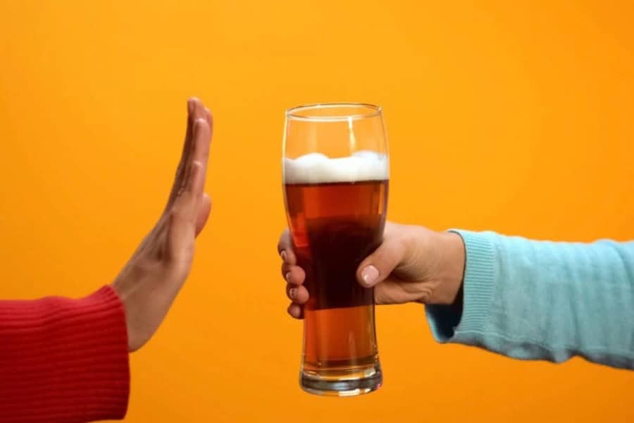 Tiêm chất làm đầy nâng mũi hiệu quả bao lâu? Giải đáp từ A-Z 24 Trước khi tiêm mũi filler ban cần ngưng các chất kích thích như rượu, bia ít nhất 24 giờ