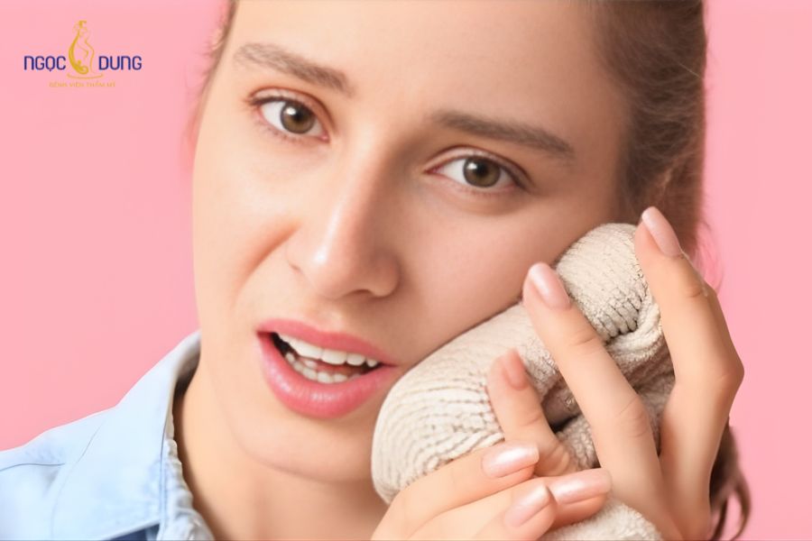 Tiêm tan filler bao lâu thì hết sưng? Mẹo giảm sưng hiệu quả 13 Chườm lạnh để giảm sưng là cách hiệu quả sau khi tiêm tan filler