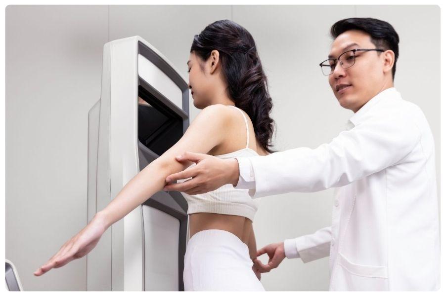 Nên Cấy Mỡ Tự Thân Hay Tiêm Filler? Nên chọn phương pháp nào 14 Nên thăm khám tại bệnh viện uy tín để chọn phương pháp thẩm mỹ phù hợp với cơ địa