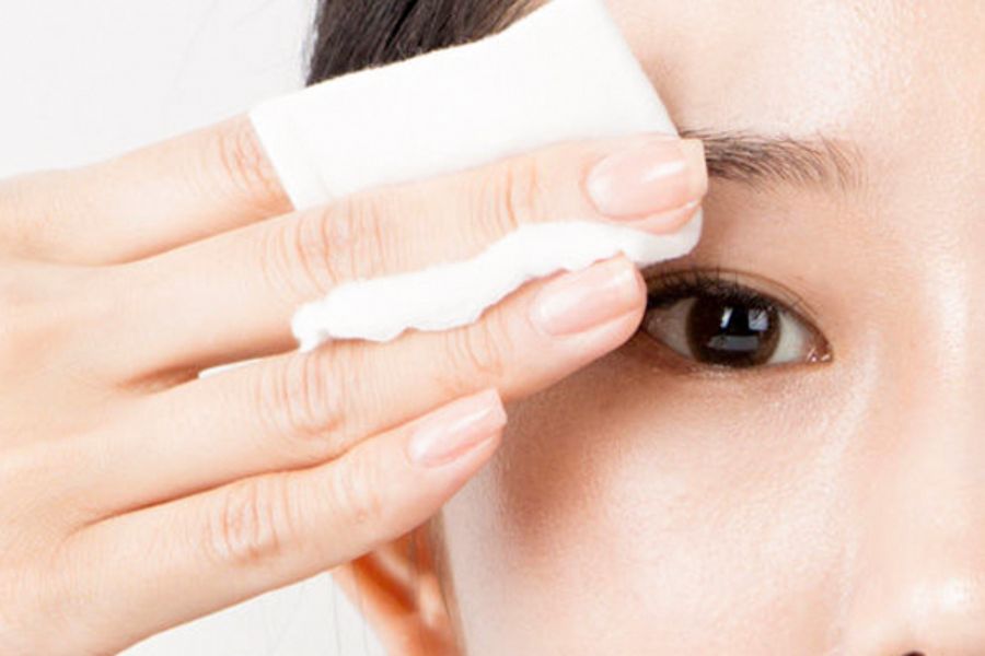 Nâng cung mày bao lâu thì hết sẹo? Yếu tố nào ảnh hưởng 12 Nên vệ sinh và chăm sóc cẩn thận sau nâng cung chân mày