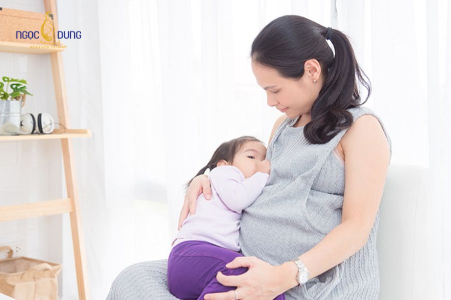 Tiêm botox xóa nhăn là gì? Ưu & nhược điểm và lưu ý cần biết 15 Phụ nữ mang thai hoặc đang cho con bú được khuyến nghị không nên thực hiện tiêm botox