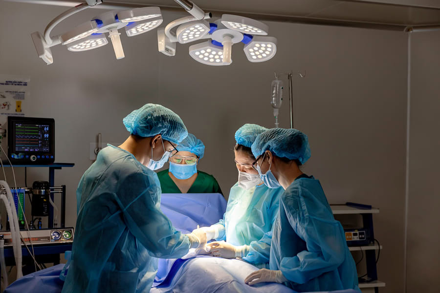 Phẫu thuật thu gọn cánh mũi giá bao nhiêu tiền? 6 Tay nghề bác sĩ càng cao thì mức phí phẫu thuật thu gọn cũng cao hơn