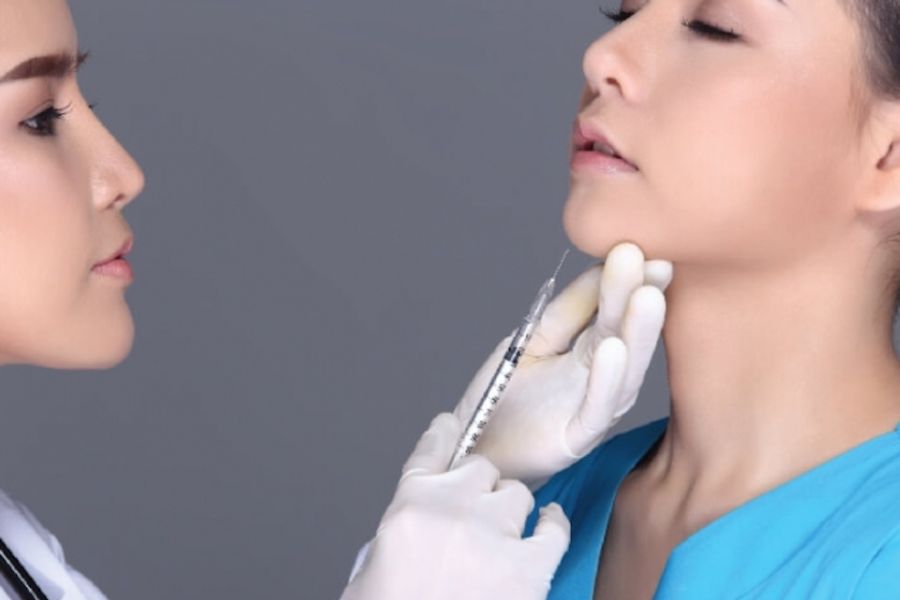 Tiêm tan filler bị sưng phải làm sao? Cách giảm sưng hiệu quả 10 Tiêm tan filler bị sưng là phản ứng bình thường của cơ thể