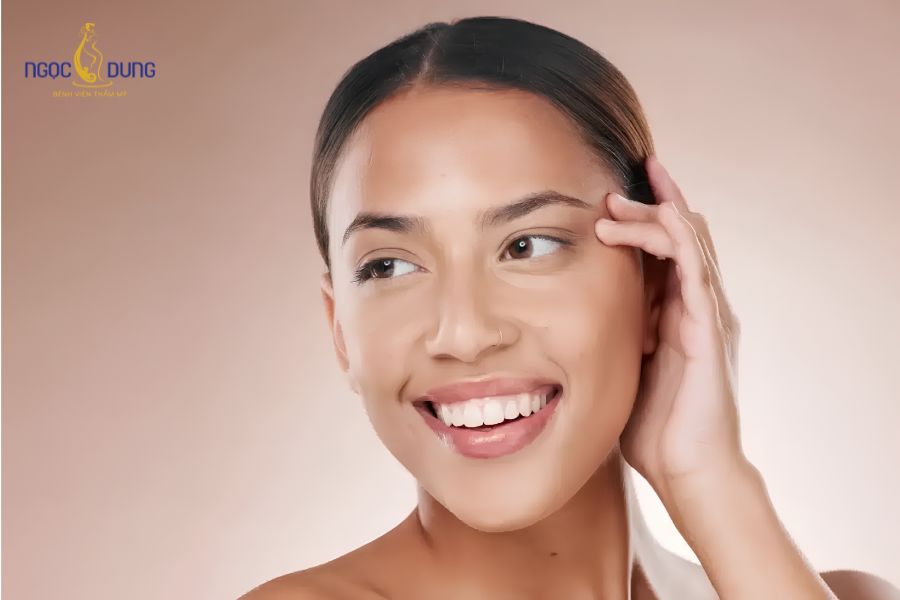 Bọng mắt cười là gì? Tại sao lại có bọng mắt khi cười 4 Bọng mắt cười là dải cơ săn chắc dưới mí mắt mang đến sự duyên dáng khi cười