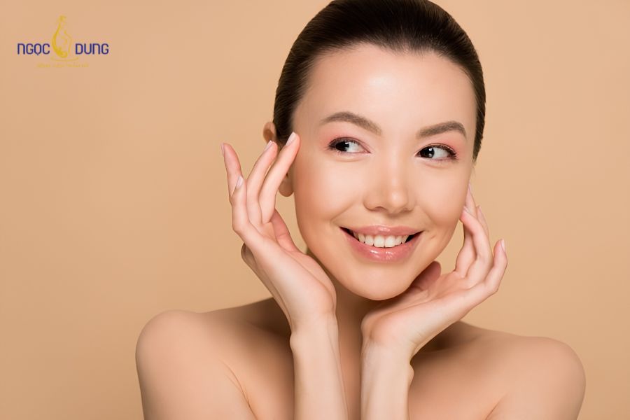 Bọng mắt cười là gì? Tại sao lại có bọng mắt khi cười 6 Bọng mắt cười là nét đáng yêu và duyên dáng mà cô gái nào cũng muốn sở hữu