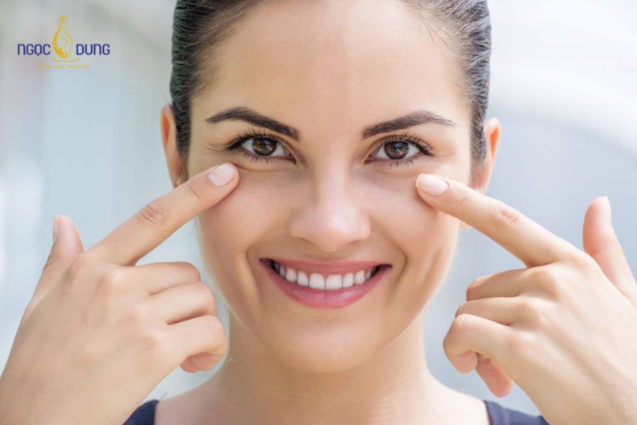 Ăn gì để giảm bọng mắt? Thực phẩm nên và không nên ăn khi bị bọng mắt 10 Dinh dưỡng đóng vai trò cốt lõi trong việc ngăn chặn tình trạng bọng mắt