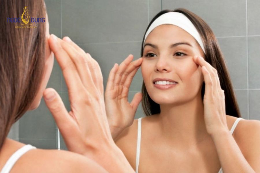 5 bài massage giúp giảm bọng mắt tại nhà cực kỳ hiệu quả 11 Massage mắt đều đặn không chỉ giảm bọng mỡ mà còn ngăn ngừa lão hóa sớm và duy trì sự tươi trẻ cho đôi mắt