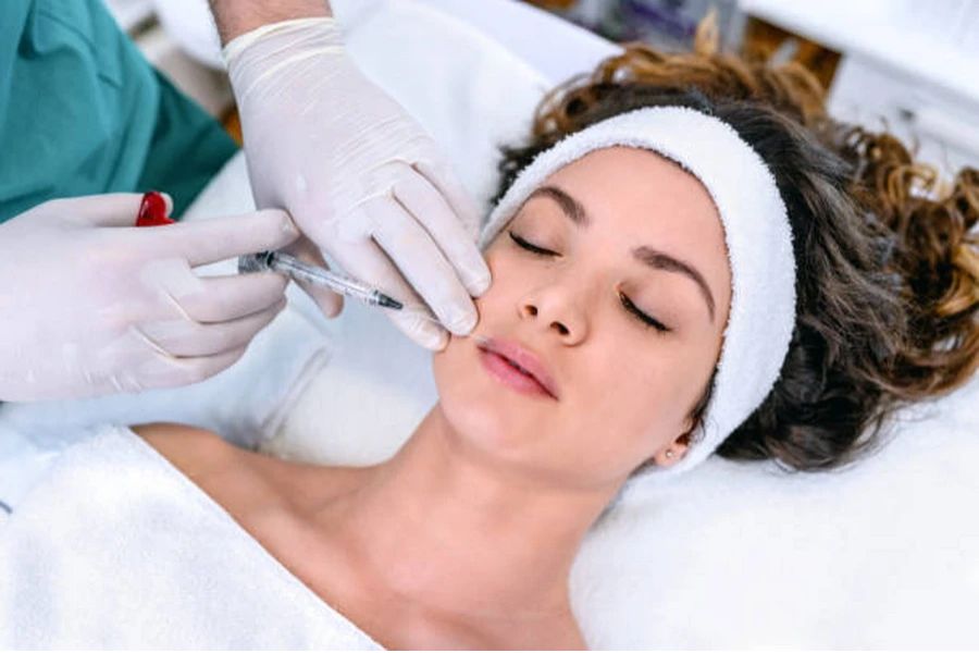 Đang cho con bú tiêm filler được không? Thời gian được tiêm 13 Nên tiêm filler sau khi cai sữa cho con