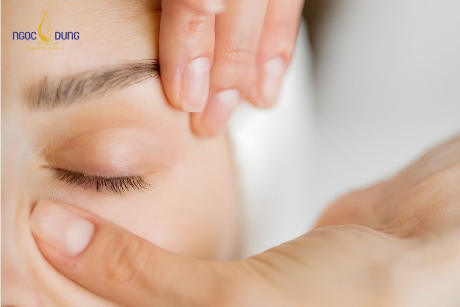 Cắt mí xong mắt bị sụp: Dấu hiệu, nguyên nhân và giải pháp 12 Áp dụng các bài tập vận động chuyên biệt giúp hỗ trợ tăng trương lực cho cơ nâng mi
