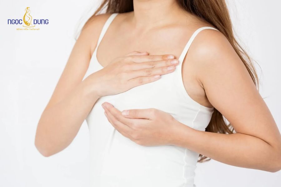 Cách ngồi dậy sau nâng ngực an toàn, đúng cách chuẩn 14 Áp lực lên cơ ngực và khoang đặt túi là nguyên nhân hàng đầu khiến việc tự ngồi dậy sau nâng ngực khó khăn và dễ gây đau đớn
