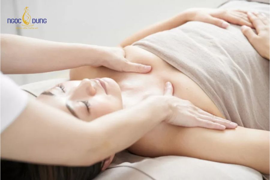 Các cách nâng ngực tại nhà tự nhiên, an toàn, hiệu quả 12 Các động tác massage ngực xoay tròn hỗ trợ lưu thông tuần hoàn máu