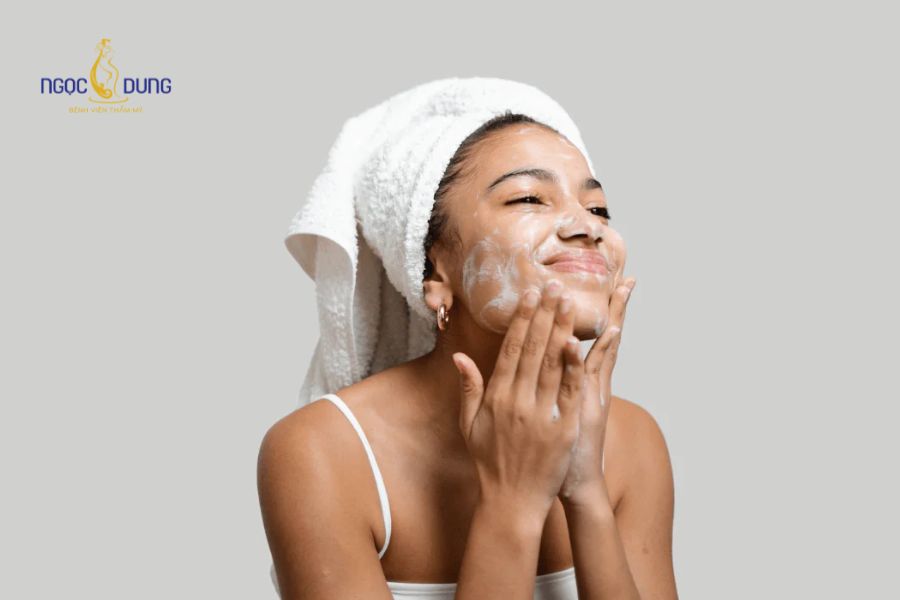 Căng da mặt mini: Ưu nhược điểm, bảng giá và quy trình 12 Cẩm nang hướng dẫn các bước vệ sinh và chế độ sinh hoạt hậu phẫu