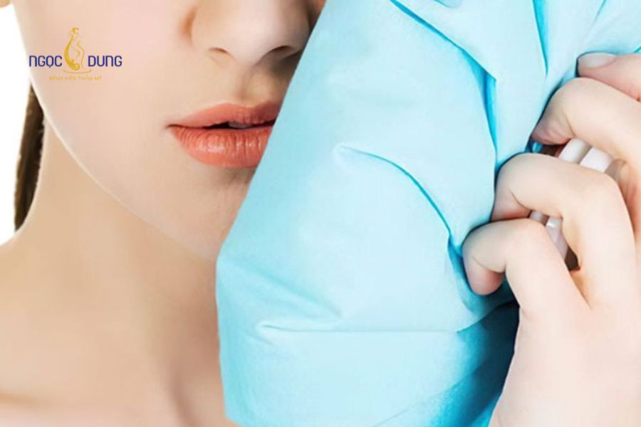 Hút mỡ má: Lợi ích, phương pháp và quy trình chuẩn 2026 15 Chế độ chăm sóc và vệ sinh vết thương tại nhà