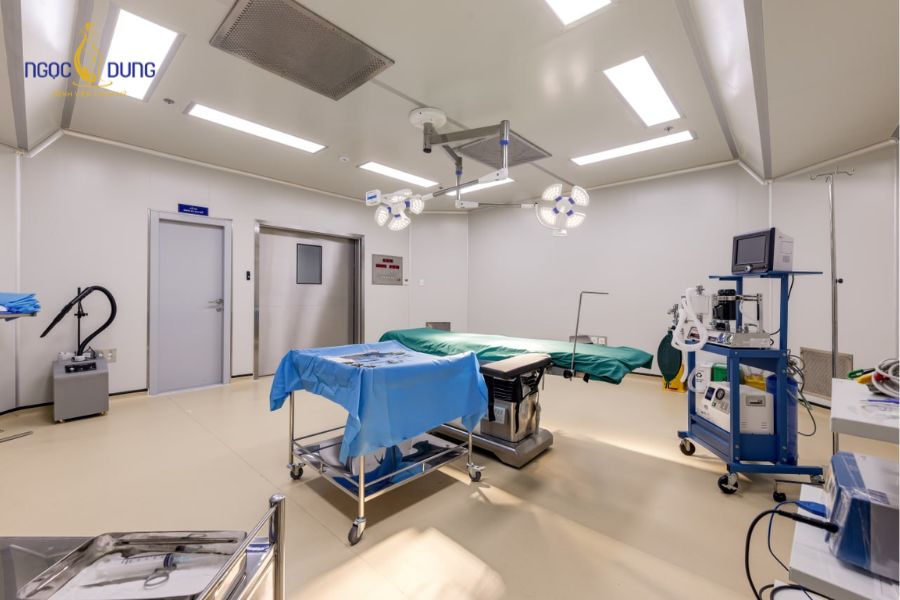 Căng da mặt toàn phần: Chi phí, quy trình và những lưu ý 10 Hệ thống phòng mổ đạt tiêu chuẩn vô trùng khắt khe cùng trang thiết bị tối tân nhập khẩu trực tiếp từ nước ngoài tại Ngọc Dung