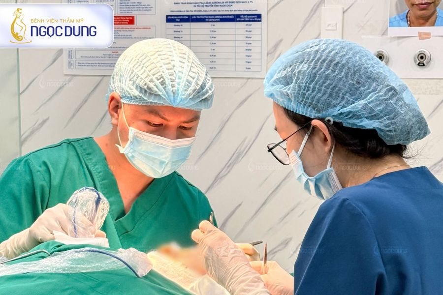 Hút mỡ hông: Bảng giá, quy trình an toàn tại Ngọc Dung 9 Khách hàng an tâm phẫu thuật nhờ phòng mổ bảo đảm vô trùng khắt khe