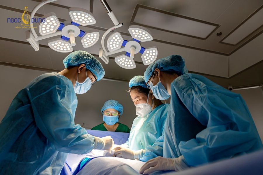 Hút mỡ bụng siết eo an toàn, chuẩn y khoa tại Ngọc Dung 11 Khách hàng được thực hiện gây mê theo phác đồ vô cảm an toàn