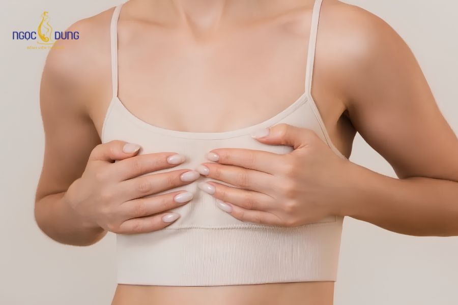 Nâng ngực nội soi túi tròn, vòng 1 căng mềm tự nhiên 14 Khách hàng gặp tình trạng ngực nhỏ bẩm sinh nhận tư vấn từ chuyên gia