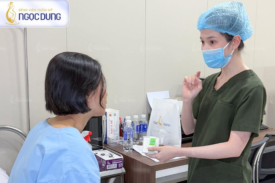 Nâng ngực bao lâu được đi xe máy? Cảnh báo và hướng dẫn 12 Khách hàng nên lắng nghe cơ thể và thăm khám trực tiếp với bác sĩ trước khi tự điều khiển xe máy
