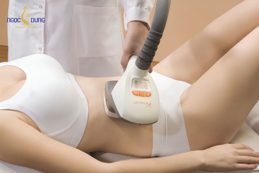 Hút mỡ hông: Bảng giá, quy trình an toàn tại Ngọc Dung 12 Nhiệt năng từ laser hỗ trợ kích thích tái tạo collagen săn chắc da