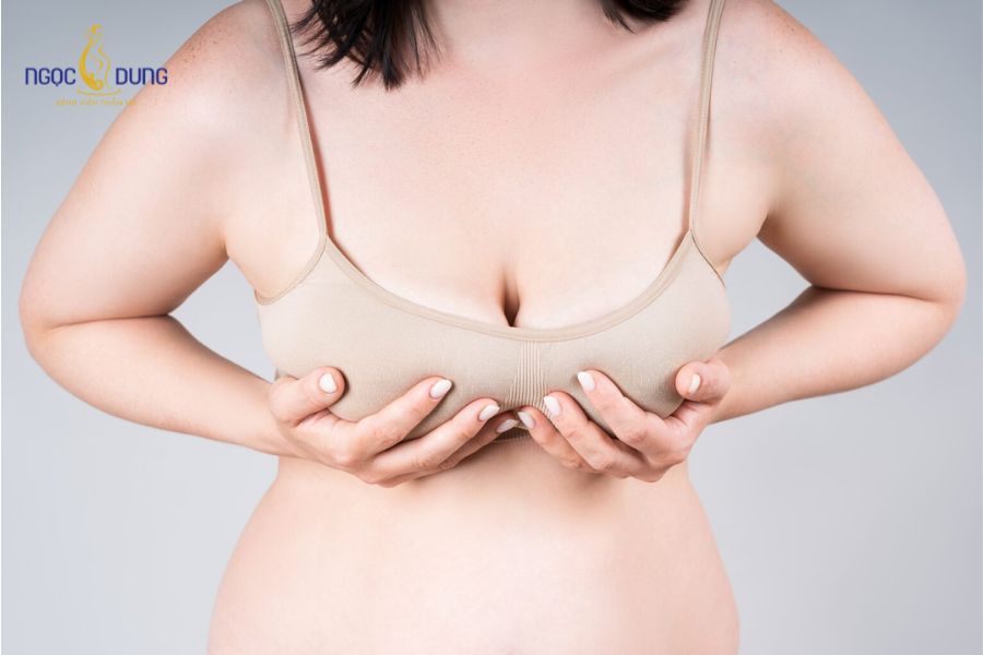 Nâng ngực bao lâu phải tháo ra? Dấu hiệu và cách xử lý 12 Sự biến đổi của da và mô tuyến theo thời gian khiến bầu ngực sa trễ cần được điều chỉnh