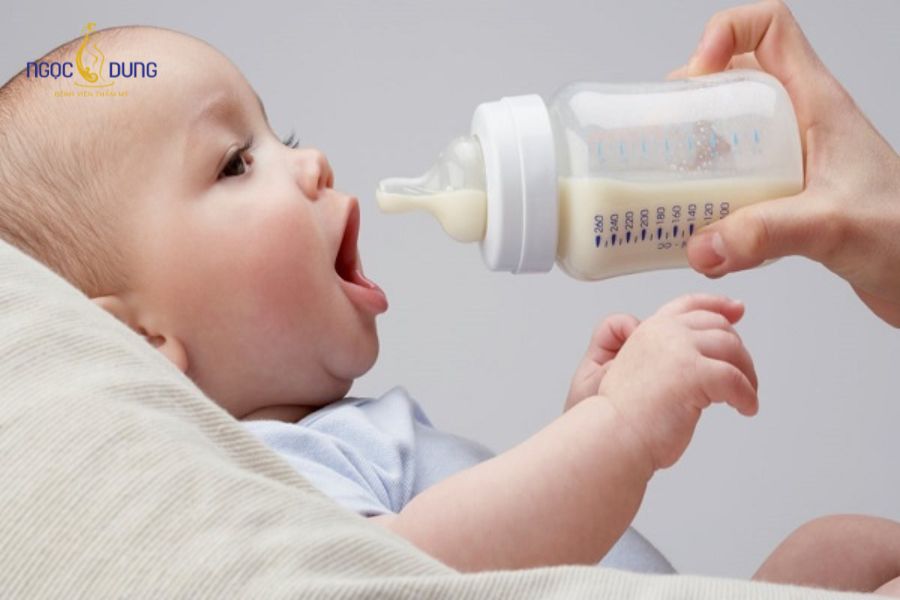 Nâng ngực có cho con bú được không? Giải đáp chi tiết 19 Bổ sung chế độ ăn giàu dinh dưỡng và uống đủ nước để hỗ trợ tạo sữa
