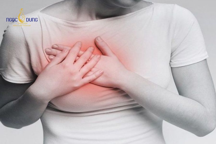Tại sao nâng ngực bị bao xơ? Dấu hiệu và cách khắc phục 13 Đặt túi ngực không rõ nguồn gốc hoặc quá khổ gây áp lực viêm liên tục lên mô tuyến