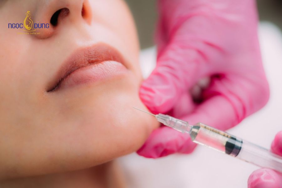 Tiêm filler cằm giá bao nhiêu? Bảng giá cập nhật mới 10 Mức giá tiêm filler cằm trên thị trường dao động tùy thuộc vào dòng sản phẩm, lượng cc và cơ sở y tế thực hiện