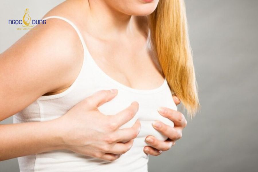 Nâng ngực bị nhiễm trùng: Dấu hiệu và cách xử lý an toàn 15 Sử dụng kháng sinh toàn thân kết hợp vệ sinh vết mổ cho các ca nhiễm trùng nhẹ