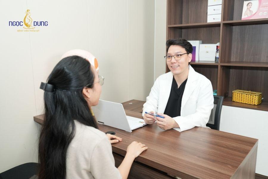 Tiêm filler uống bia có sao không? Cần kiêng bao lâu? 14 Tái khám theo lịch hẹn giúp bác sĩ đánh giá tiến độ phục hồi và xử lý kịp thời các vấn đề phát sinh