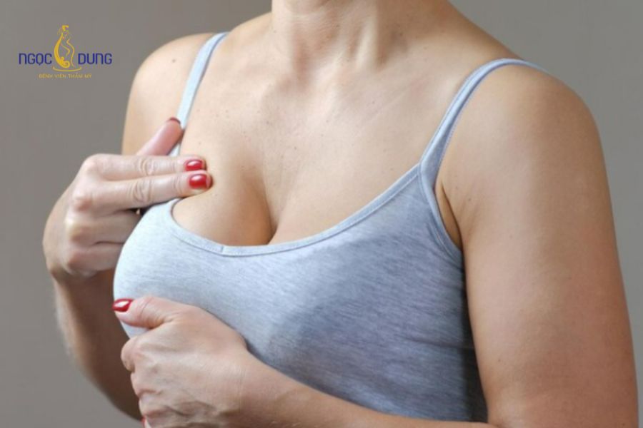 Sẹo nâng ngực: Nguyên nhân, phân loại và cách giảm thiểu 12 Tiến trình tái tạo mô sẹo sinh học diễn ra qua các giai đoạn sưng, tăng sinh và tái cấu trúc