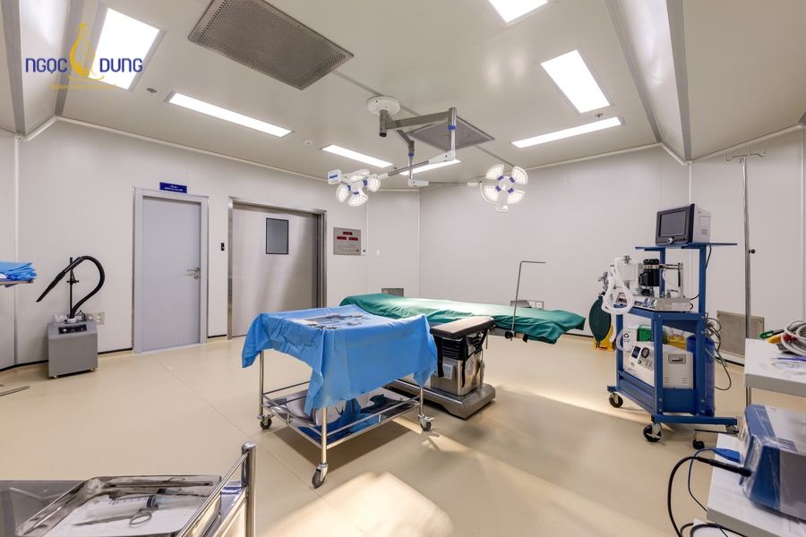 Cho ngón tay vào có làm rách màng trinh không? Vì sao? 10 Bệnh viện Thẩm mỹ Ngọc Dung sở hữu hệ thống phòng mổ vô trùng đạt tiêu chuẩn khắt khe của Bộ Y tế