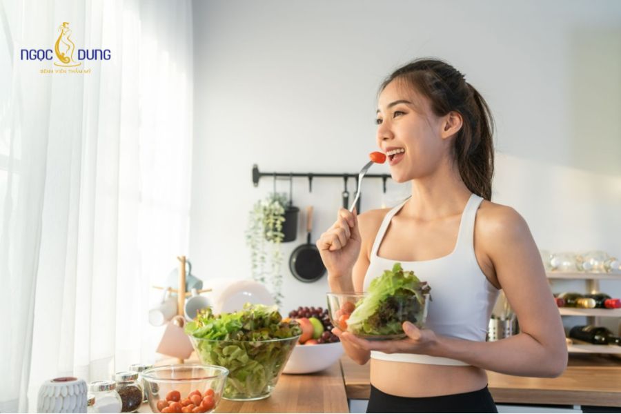 Sau khi hút mỡ nên ăn gì, kiêng gì để nhanh hồi phục? 12 Chế độ ăn lành mạnh kết hợp vận động nhẹ giúp giữ gìn kết quả thon gọn lâu dài