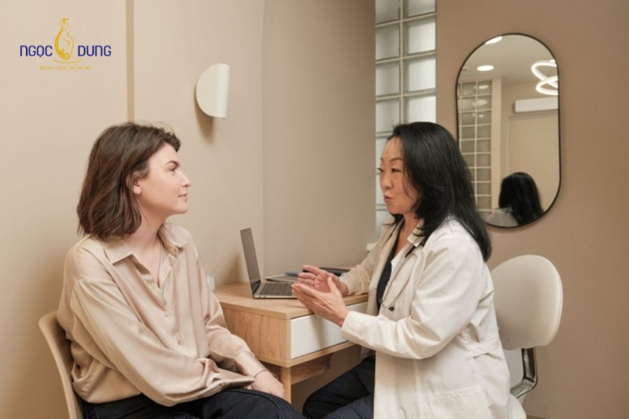 Rách màng trinh chảy máu màu gì? Giải đáp chi tiết 10 Chủ động thăm khám chuyên khoa khi xuất hiện các triệu chứng sưng đau hoặc mùi hôi bất thường